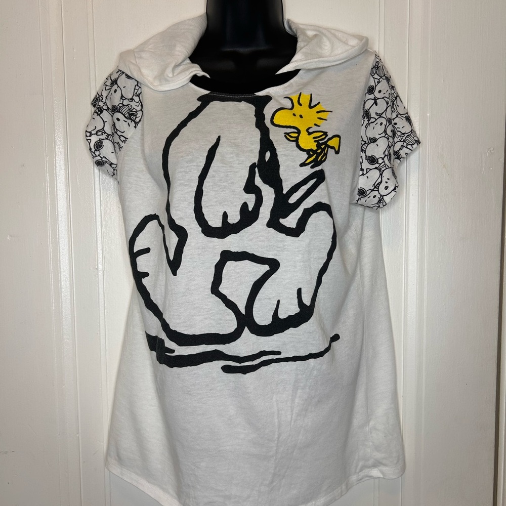 Peanuts White and Yellow Short Sleeve Tee
